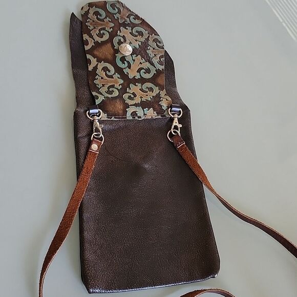 Leather Crossbody Hand Crafted Artisan Bag - Picture 5 of 10